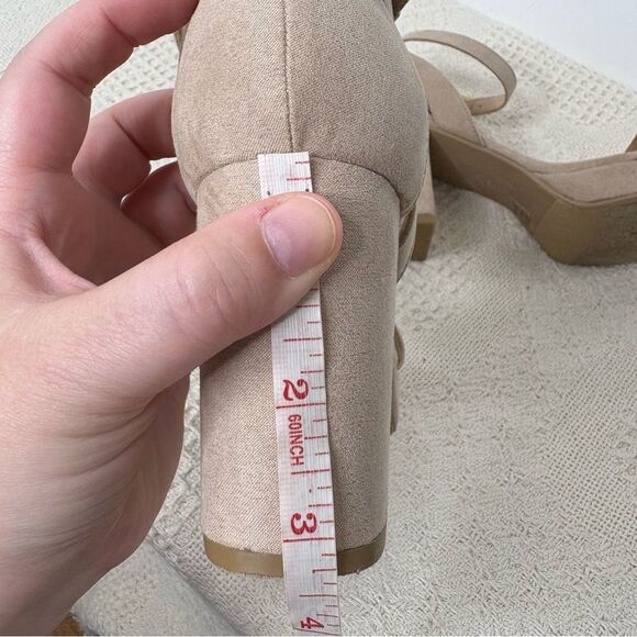 CL by Laundry Go On 2 Tan Block Heel Sandals - Picture 11 of 11
